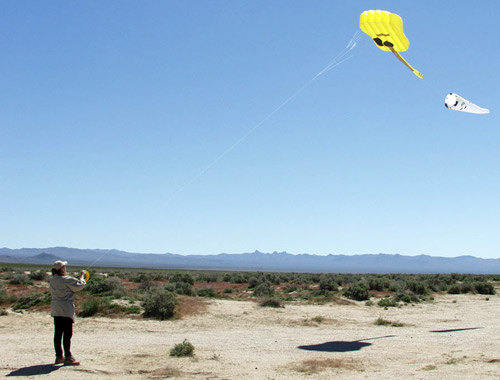 Flying the Air Guitar Parafoil Kite from New Tech
